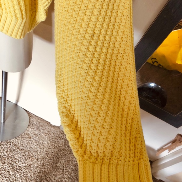 H&M⭐️NWOT⭐️Yellow Chunky Sweater⭐️ - Picture 3 of 3